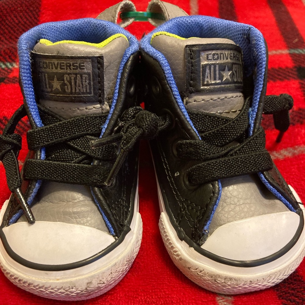Infant boys Converse Allstar sneakers size 2c